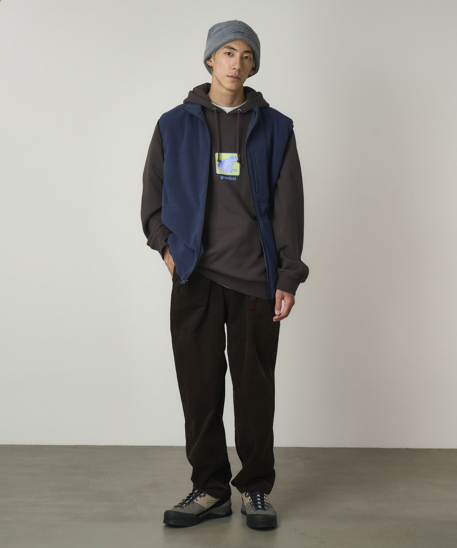 000000002481-11-l.jpg?t=