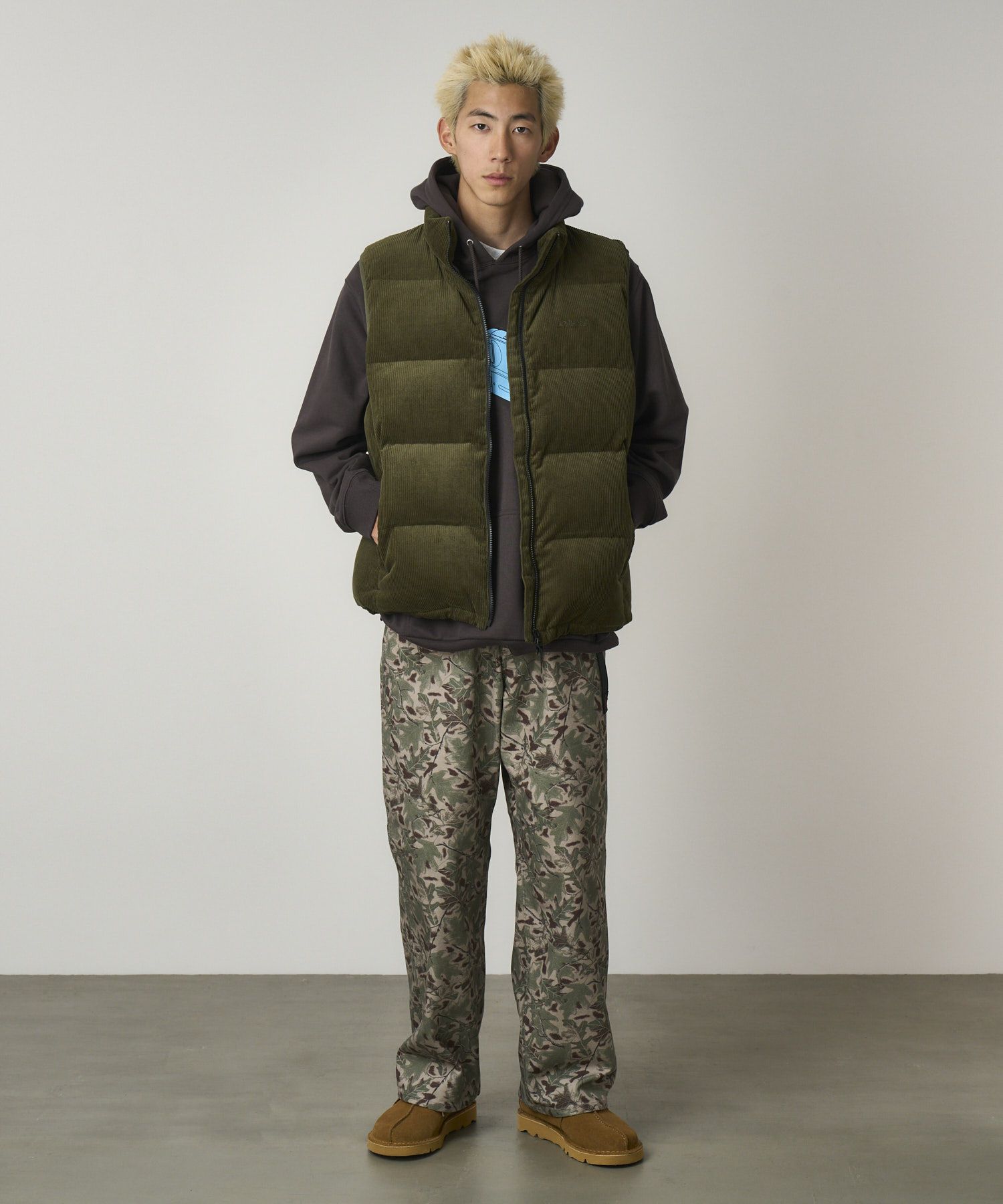 COMME des GARÇONS M オリーブ ダウンベスト COMME des GARÇONS M オリーブ ダウンベスト COMME des GARÇONS M