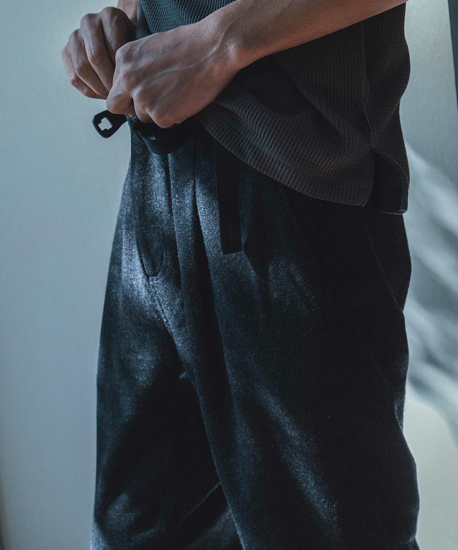 ウォーカーテーパードイージーパンツウールカシミヤツイル | グラミチ