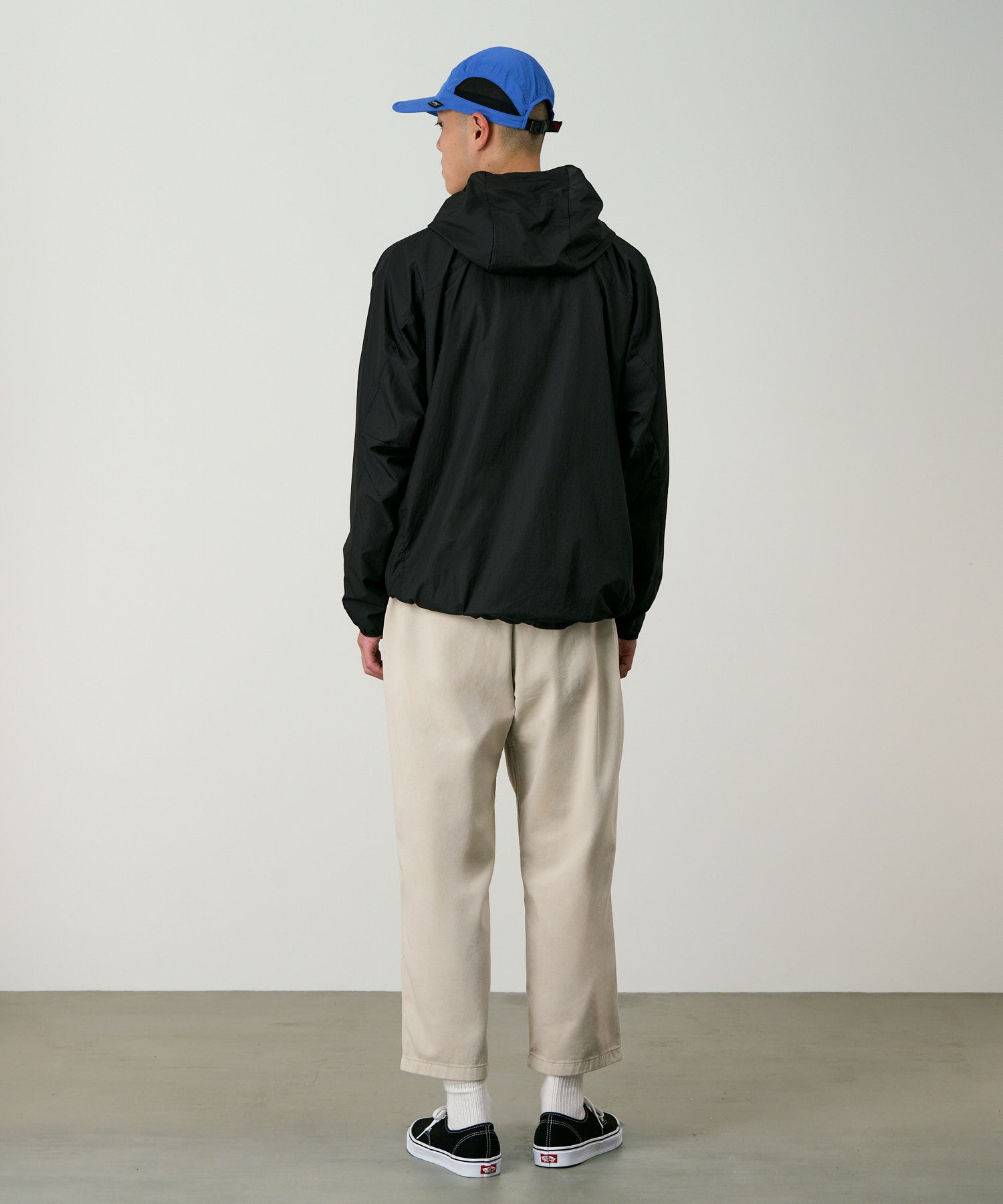 フライウェイトフーデッドジャケット | グラミチ 公式通販サイト